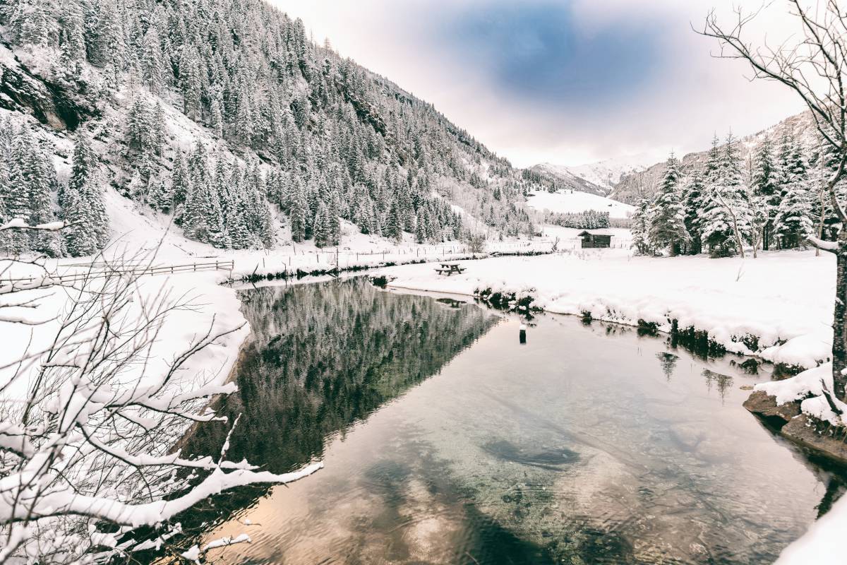 Verschneite Winterlandschaft in Österreich