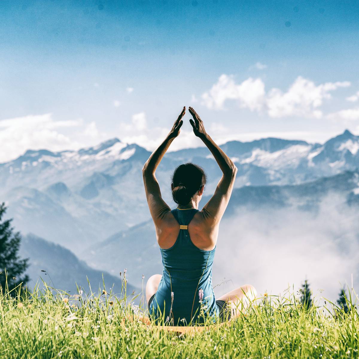 Yoga in den Bergen in Österreich